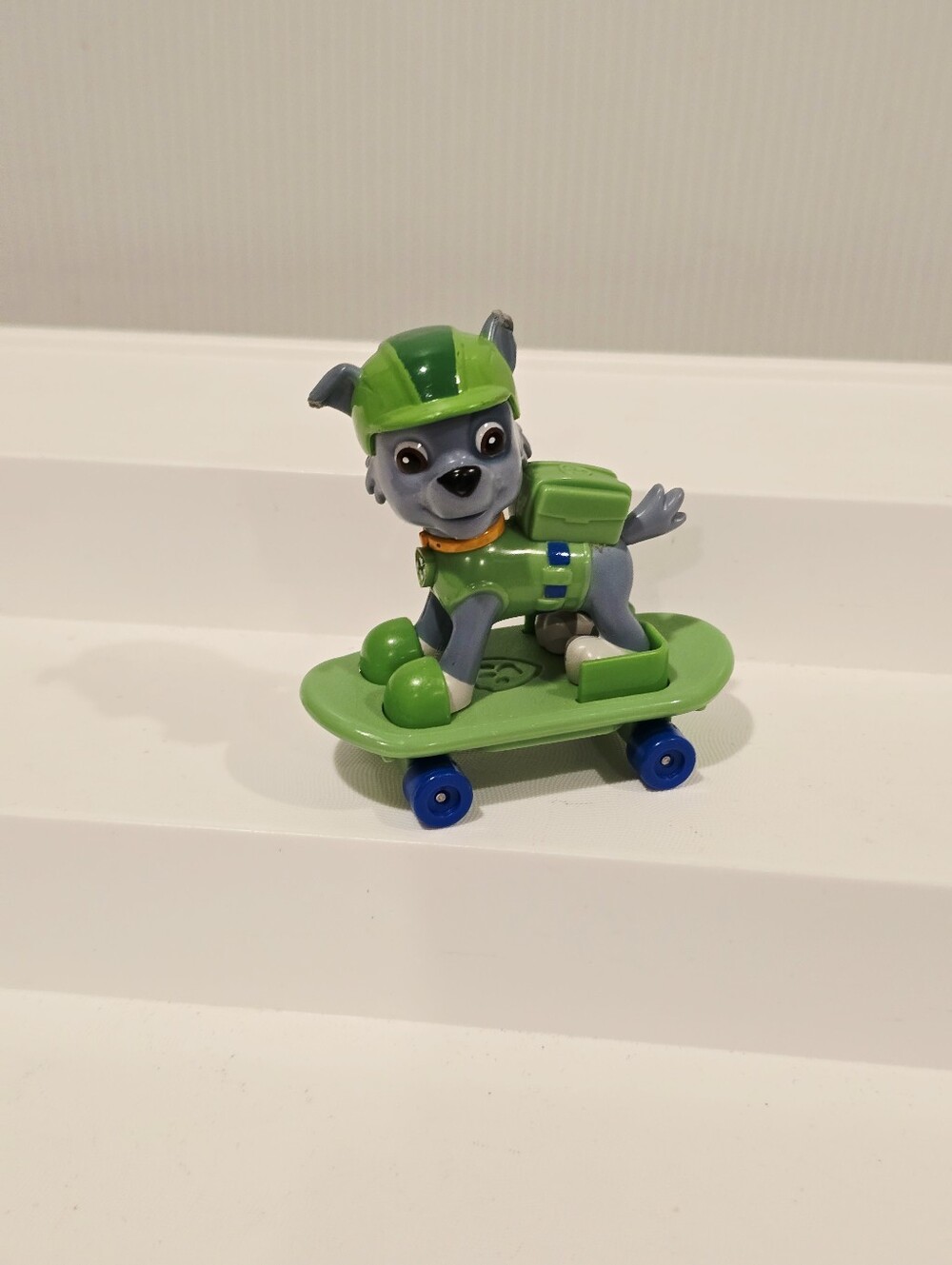 Paw Patrol Skateboard Rocky Figure